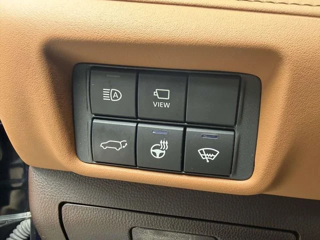 Used 2022  Toyota Platinum image 26