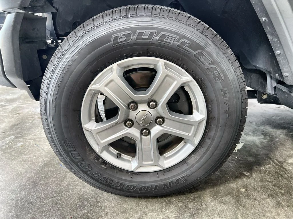 Used 2018 Black Jeep Unlimited Sport S image 18