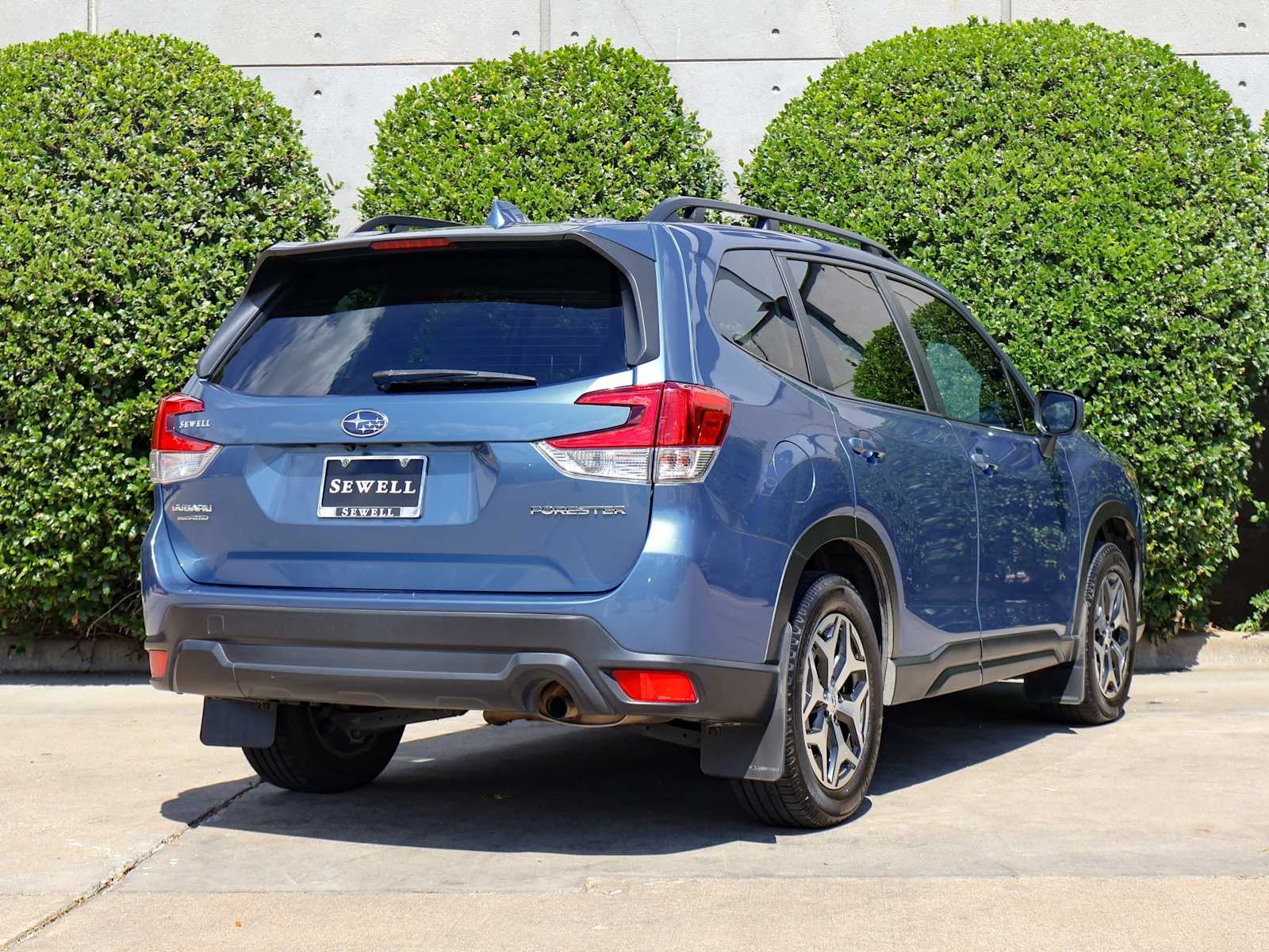 Used 2023 Horizon Blue Pearl Subaru Premium image 9
