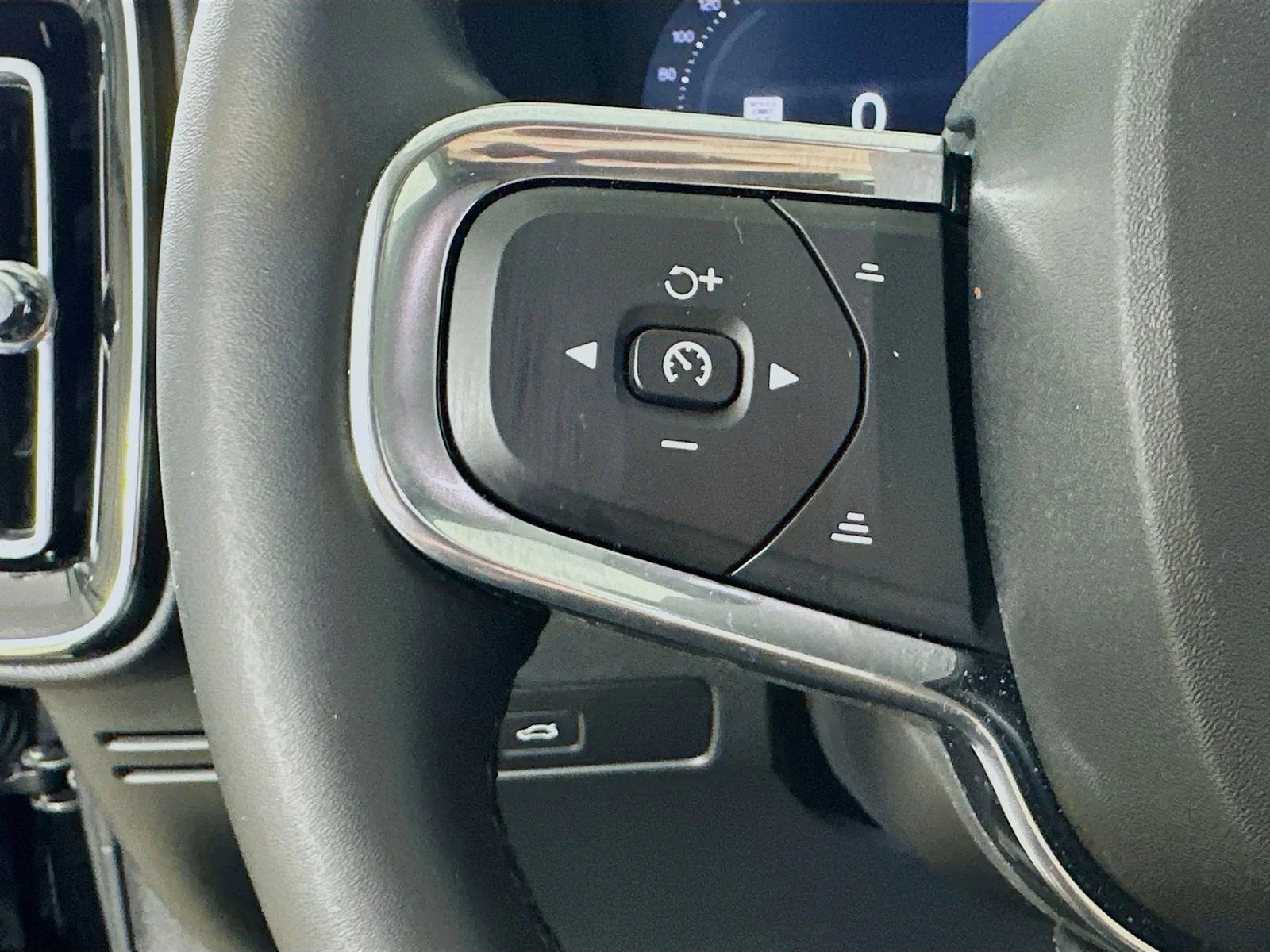 Used 2026  Volvo  image 18