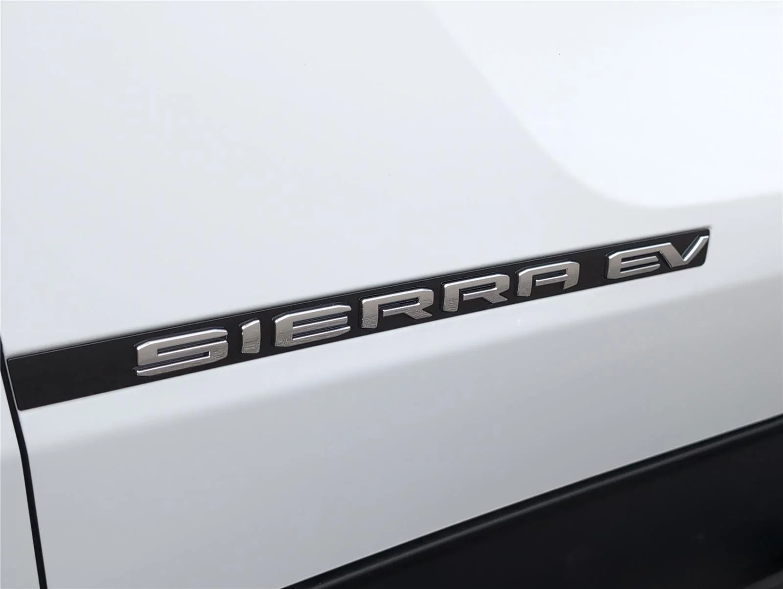 New 2026 Summit White GMC Elevation Standard Range image 12