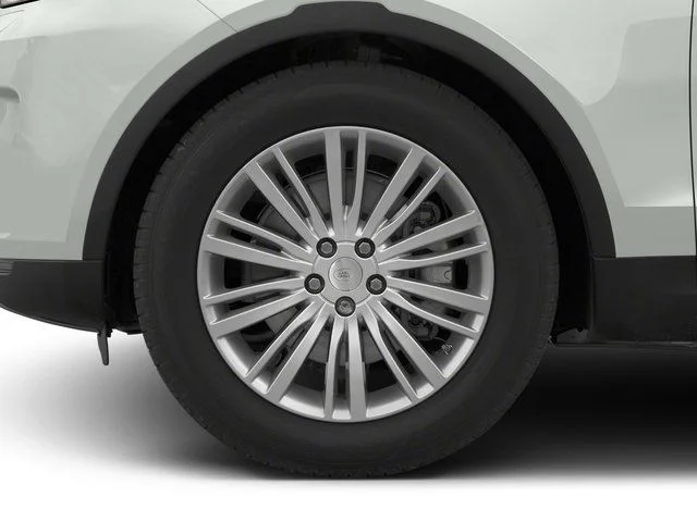 Used 2018  Land Rover HSE image 11