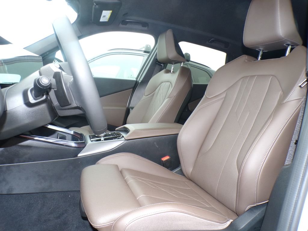 Certified Used 2026 Alpine White BMW 30 xDrive image 5