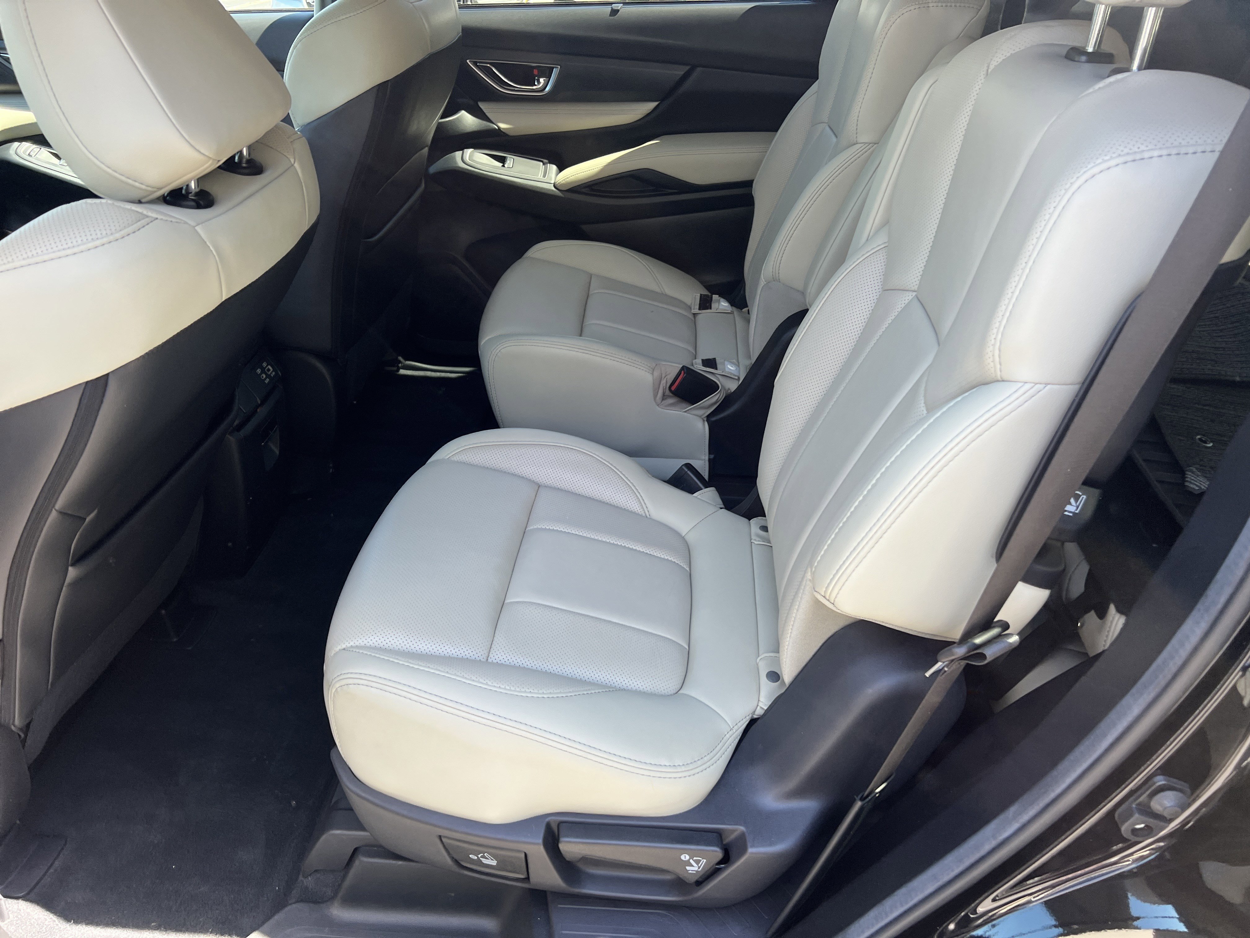 Used 2024 Crystal Black Pearl Subaru Limited image 27