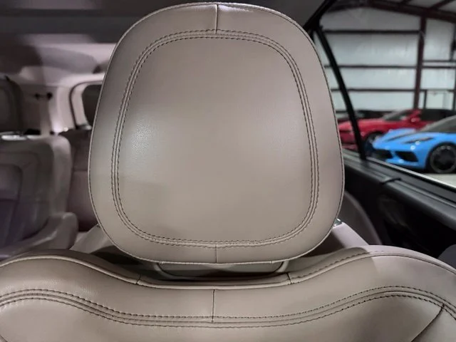 Used 2020 White Lincoln Reserve image 22