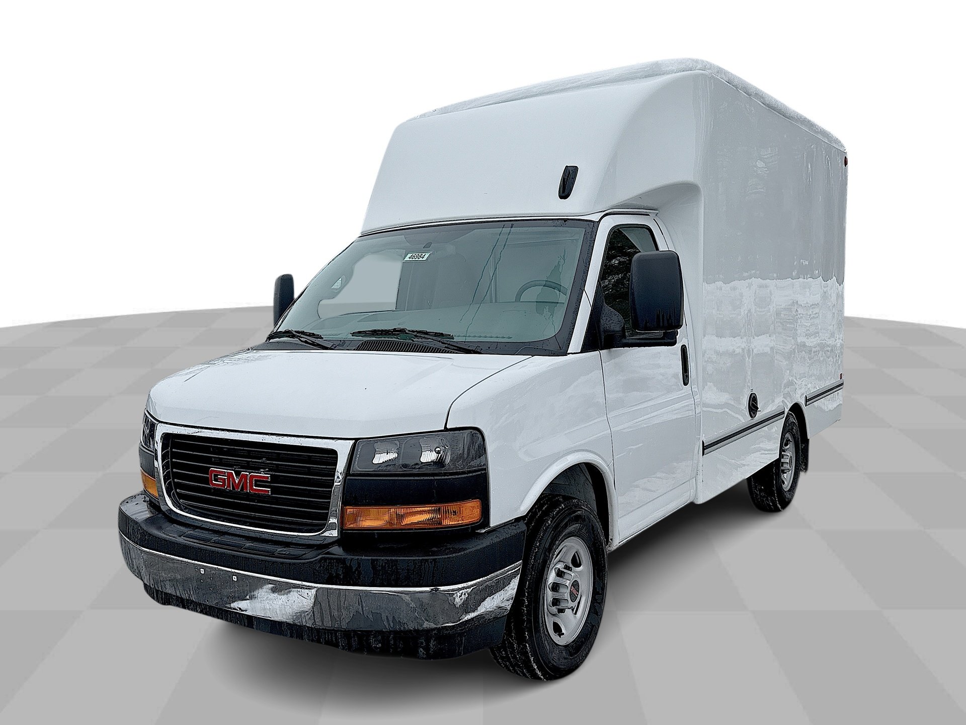 Summit White 2026 GMC Savana Chassis 3500 139 Cutaway RWD Van Rear-Wheel Drive
