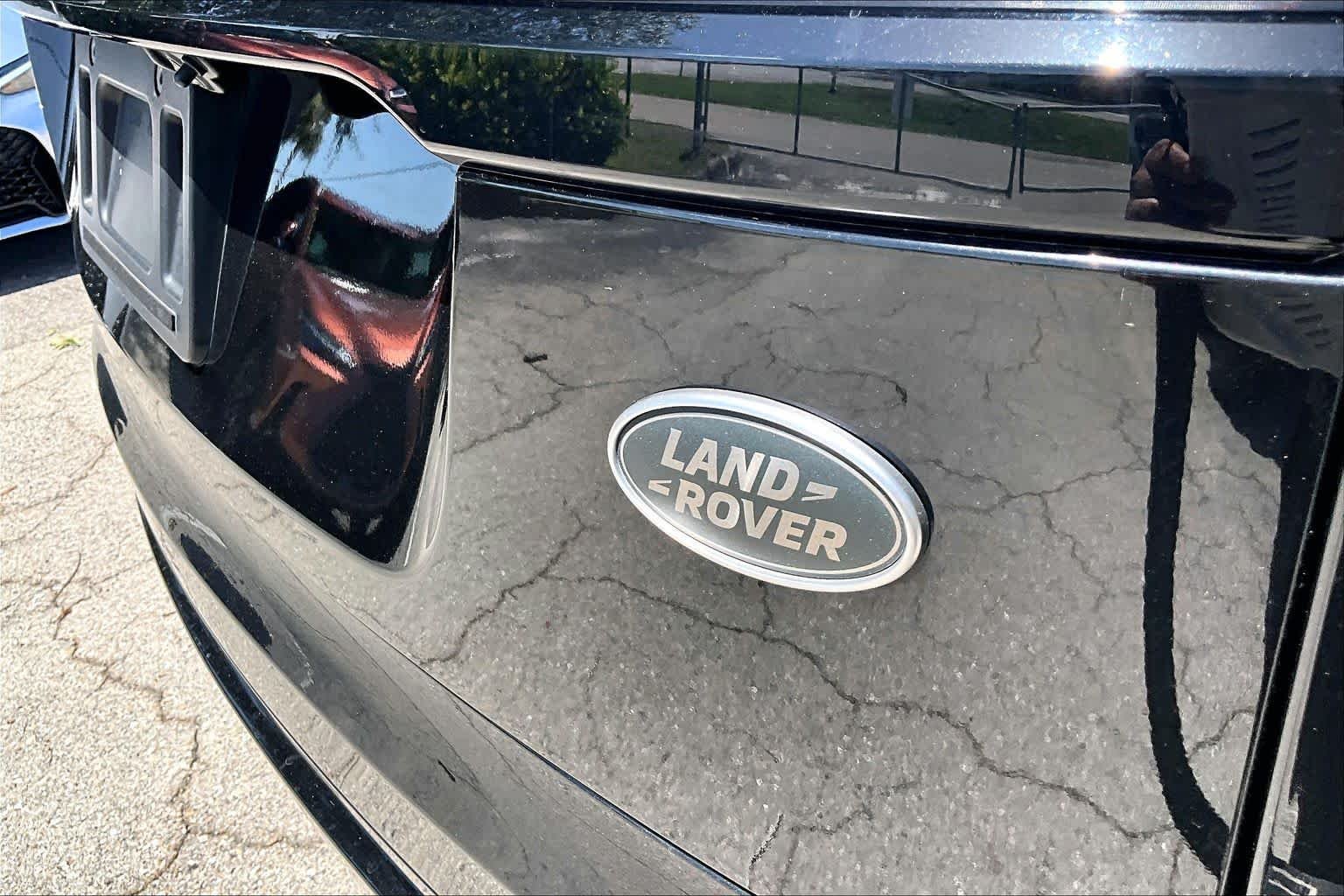 Used 2020  Land Rover R-Dynamic S image 10