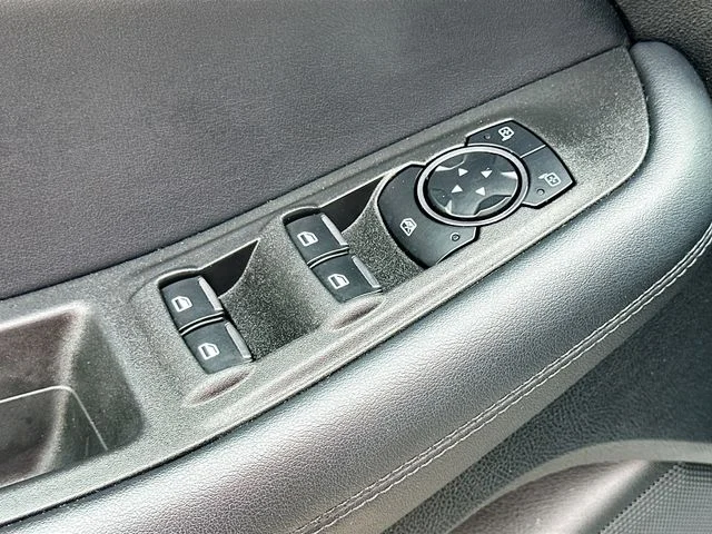 Used 2024 Gray Ford SE image 17
