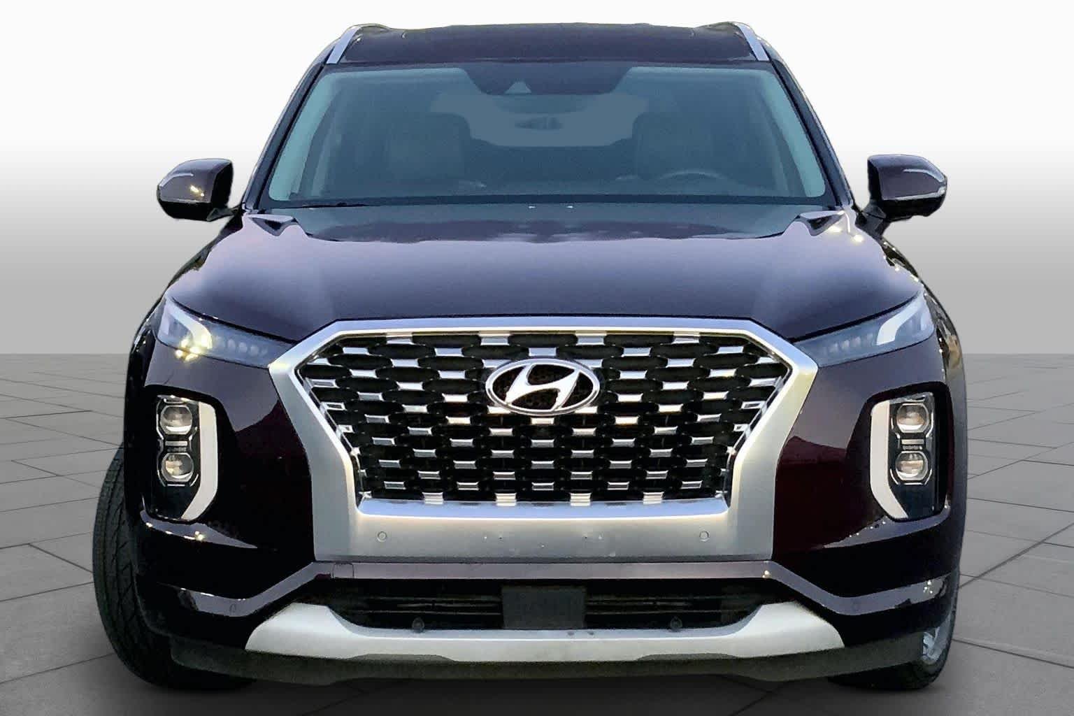 Used 2021 Sierra Burgundy Hyundai Limited image 4