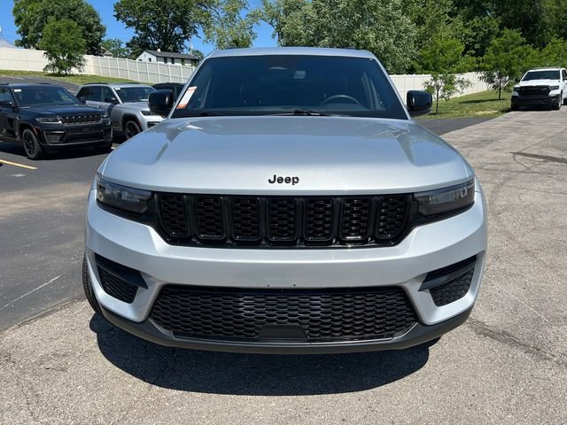 Certified Used 2023 Silver Jeep Altitude X image 3