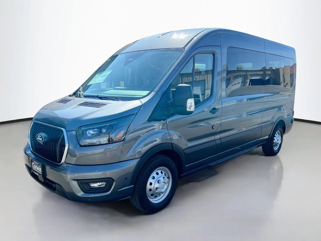 New 2026 Carbonized Gray Metallic Ford XLT image 5
