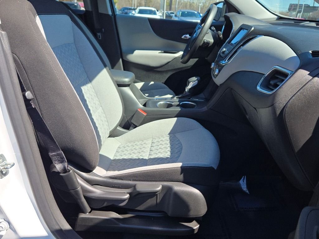 Used 2023 White Chevrolet LT image 6