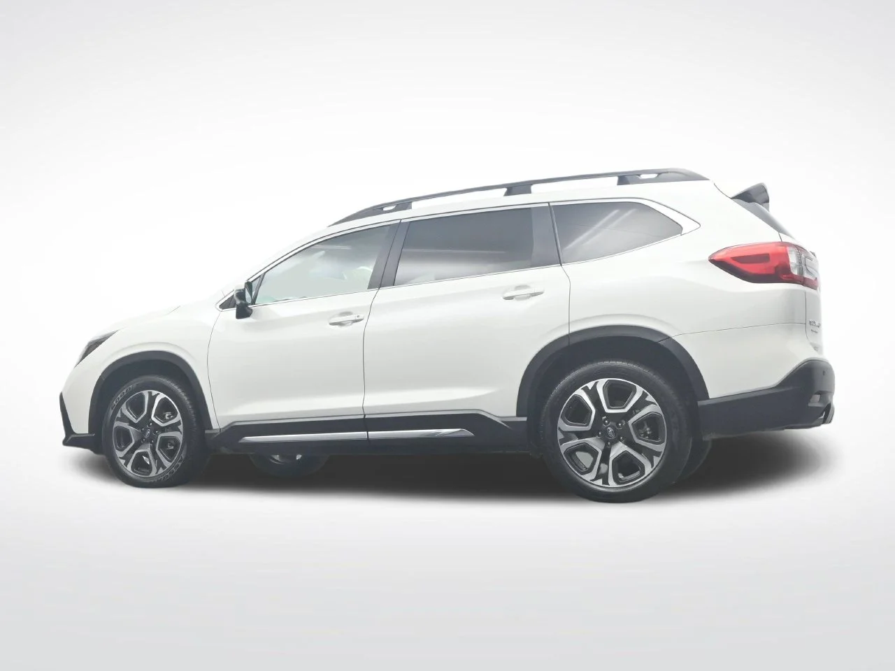 Used 2023 Crystal White Pearl Subaru Limited image 44