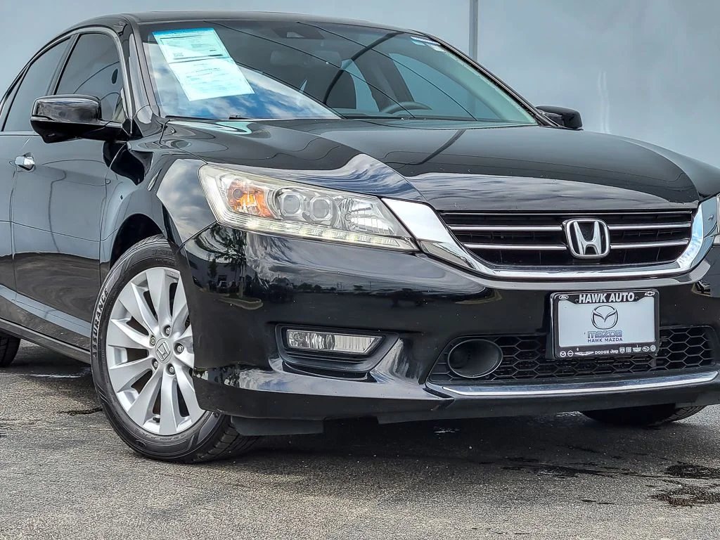 Used 2014 Black Honda Touring image 2