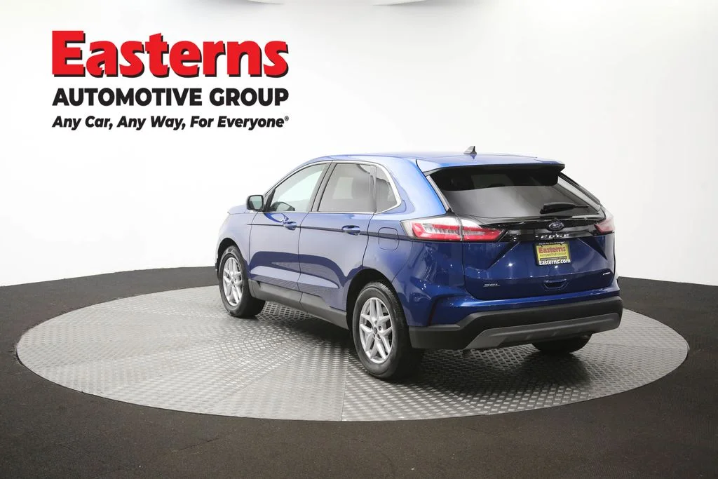 Used 2023 Blue Ford SEL image 36