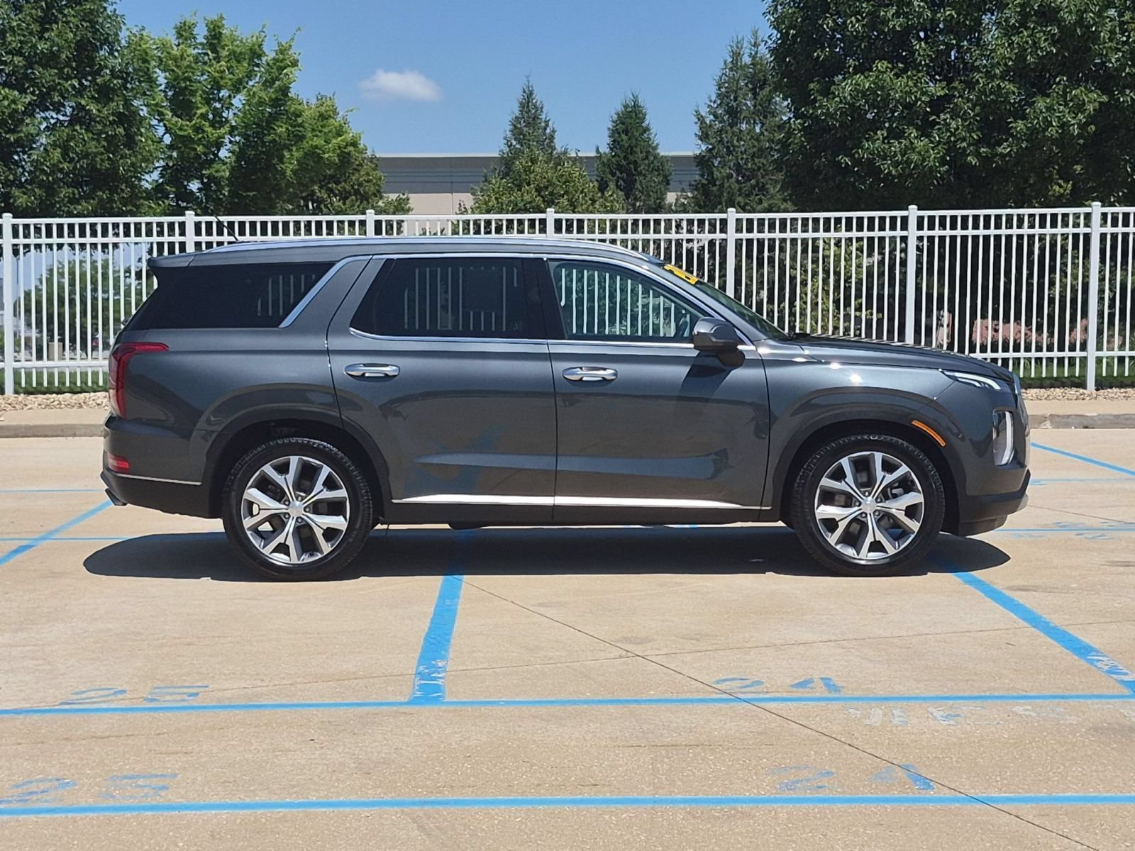 Used 2020 Rainforest Hyundai SEL AWD image 5