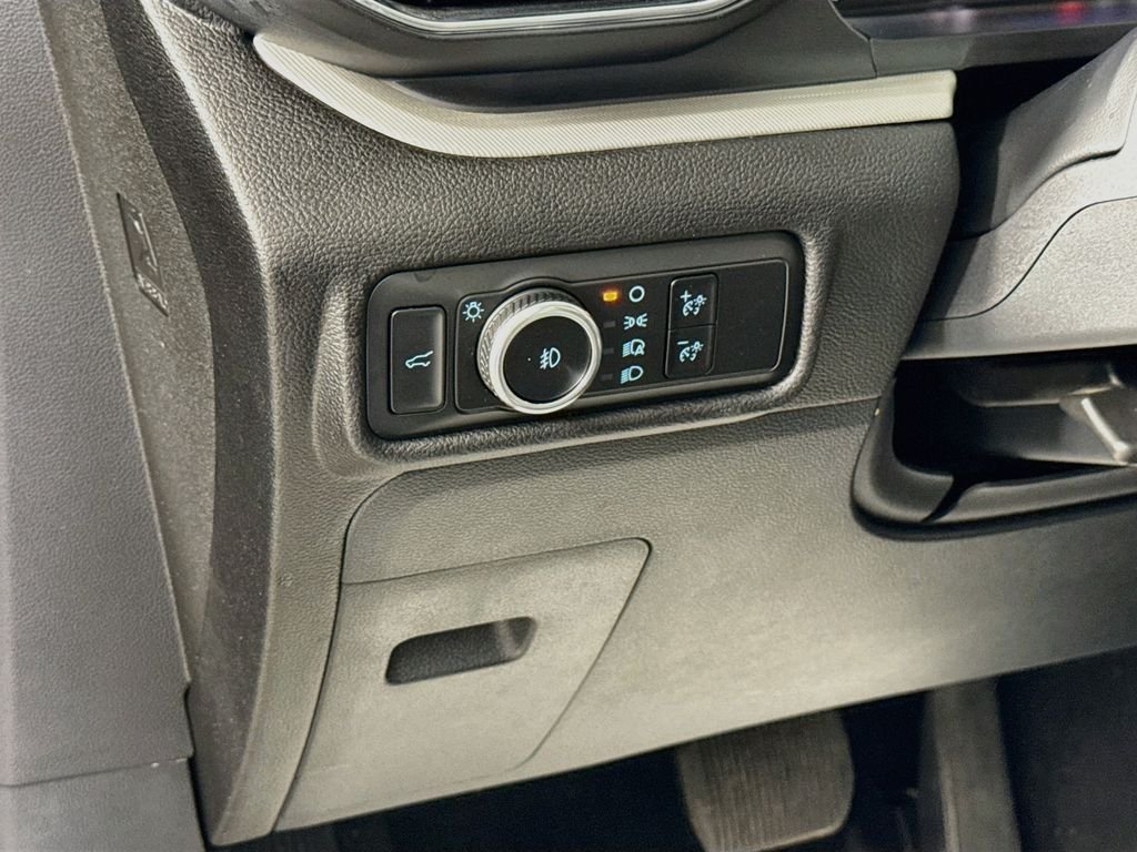 Used 2023 Agate Black Metallic Ford XLT image 10