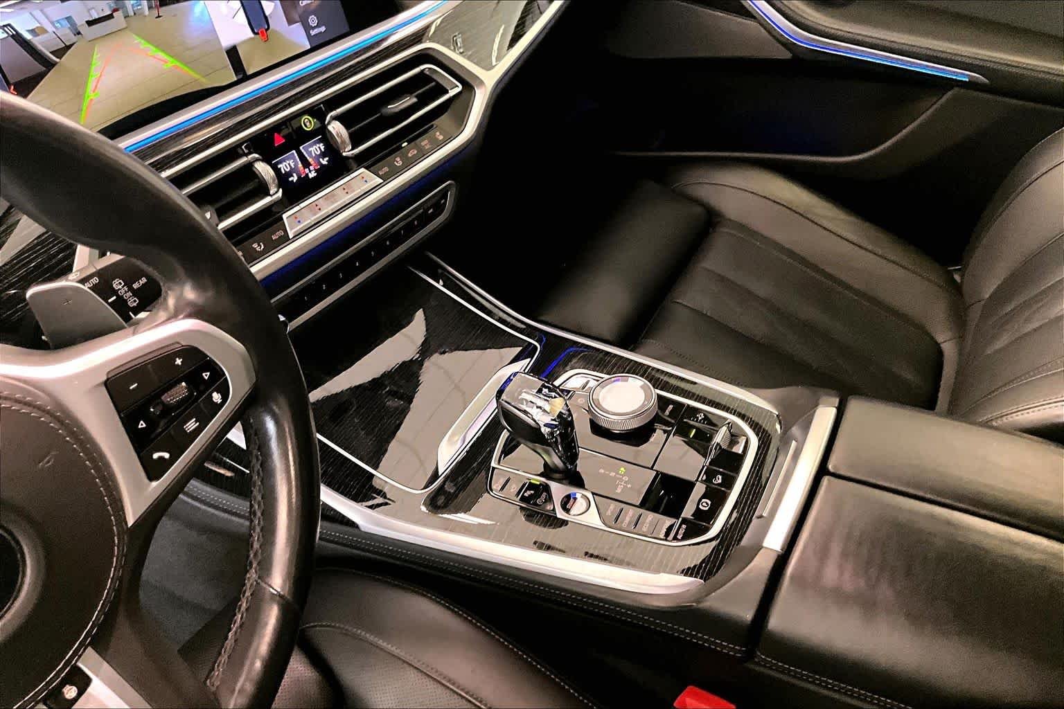 Used 2022 Black Sapphire Metallic BMW M50i image 15