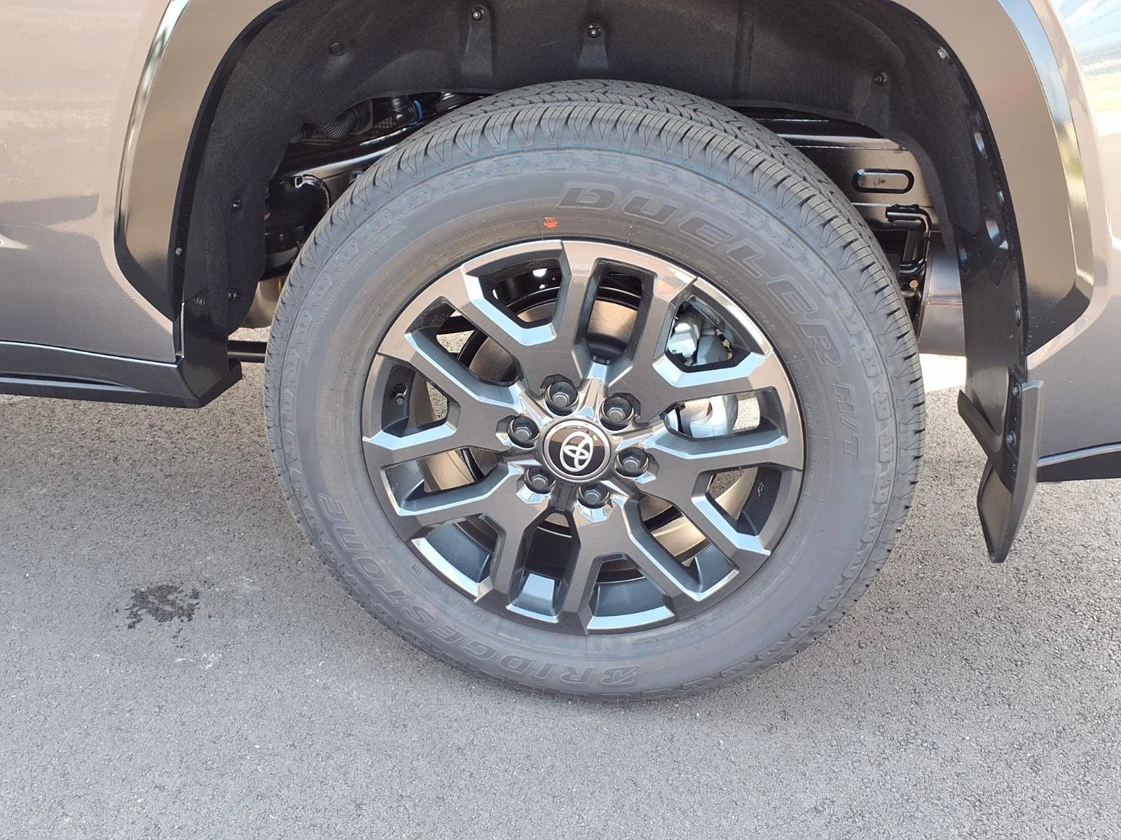 New 2026 Magnetic Gray Metallic Toyota  Platinum image 15