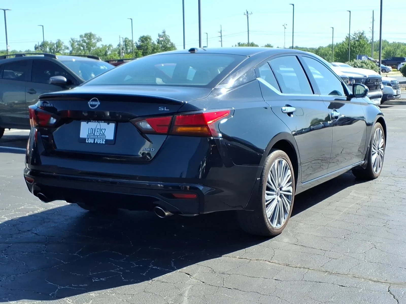 Used 2025 Super Black Nissan SL image 27