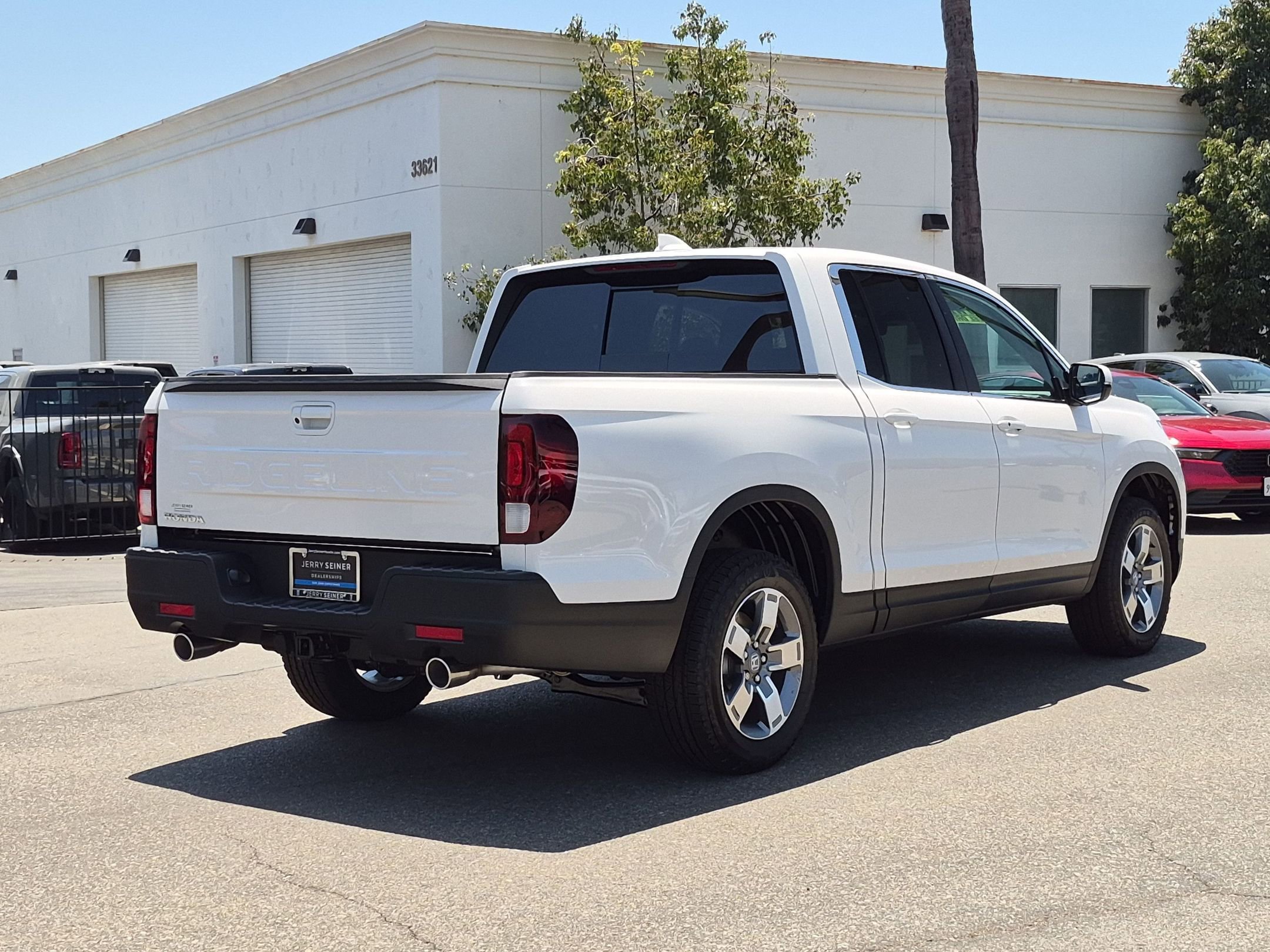 New 2026 Platinum White Pearl Honda RTL image 11