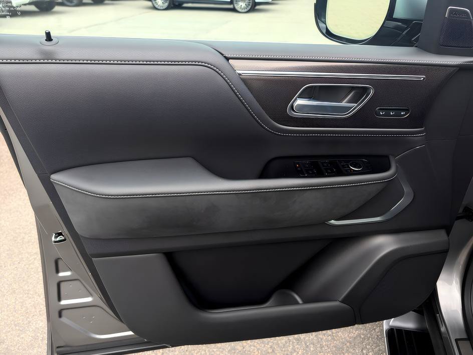 Certified Used 2026 Dynamic Metal INFINITI LUXE image 9