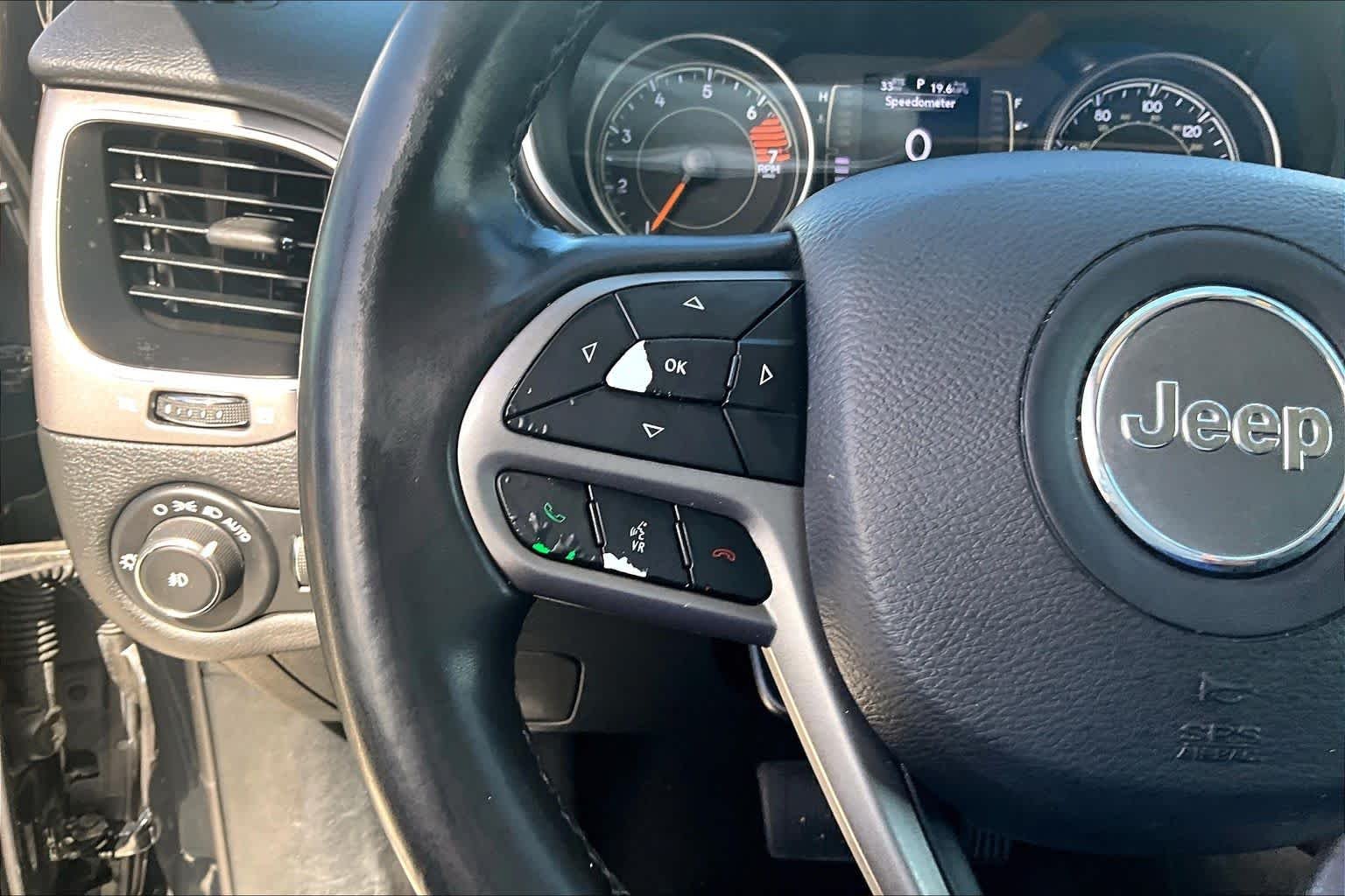 Used 2019 Diamond Black Crystal Pearlcoat Jeep Latitude Plus image 20