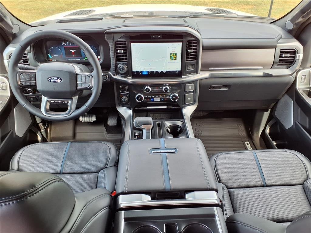 New 2025 Star White Metallic Tri-Coat Ford Platinum image 29