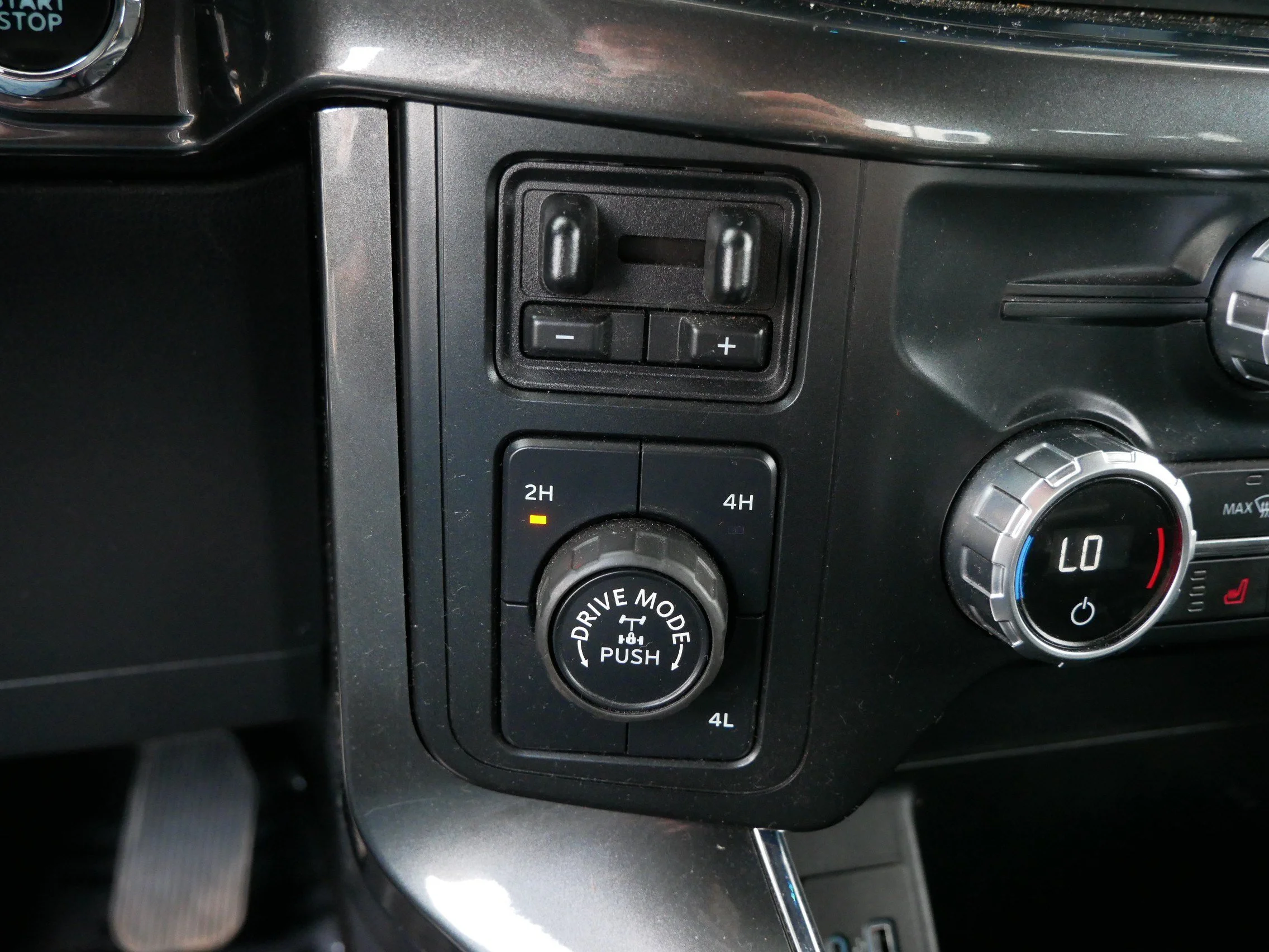 Certified Used 2021 Oxford White Ford XLT image 31
