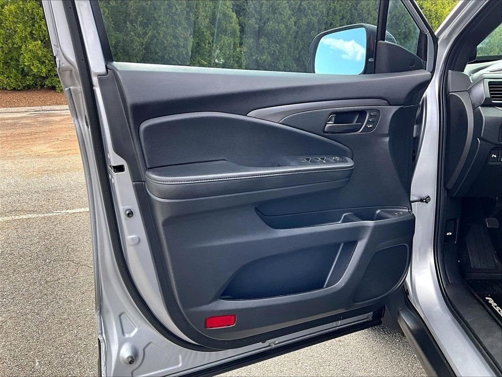 Used 2023 Gray Honda EX-L image 9