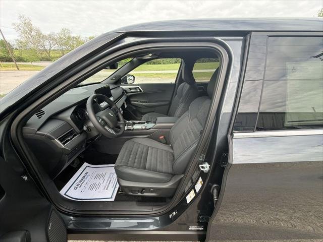 New 2026 Graphite Gray Mitsubishi LE 1.5T S-AWC image 11