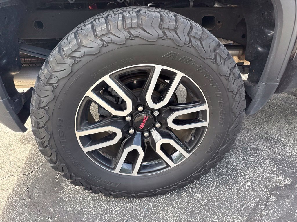 Used 2022 Onyx Black GMC AT4 image 11
