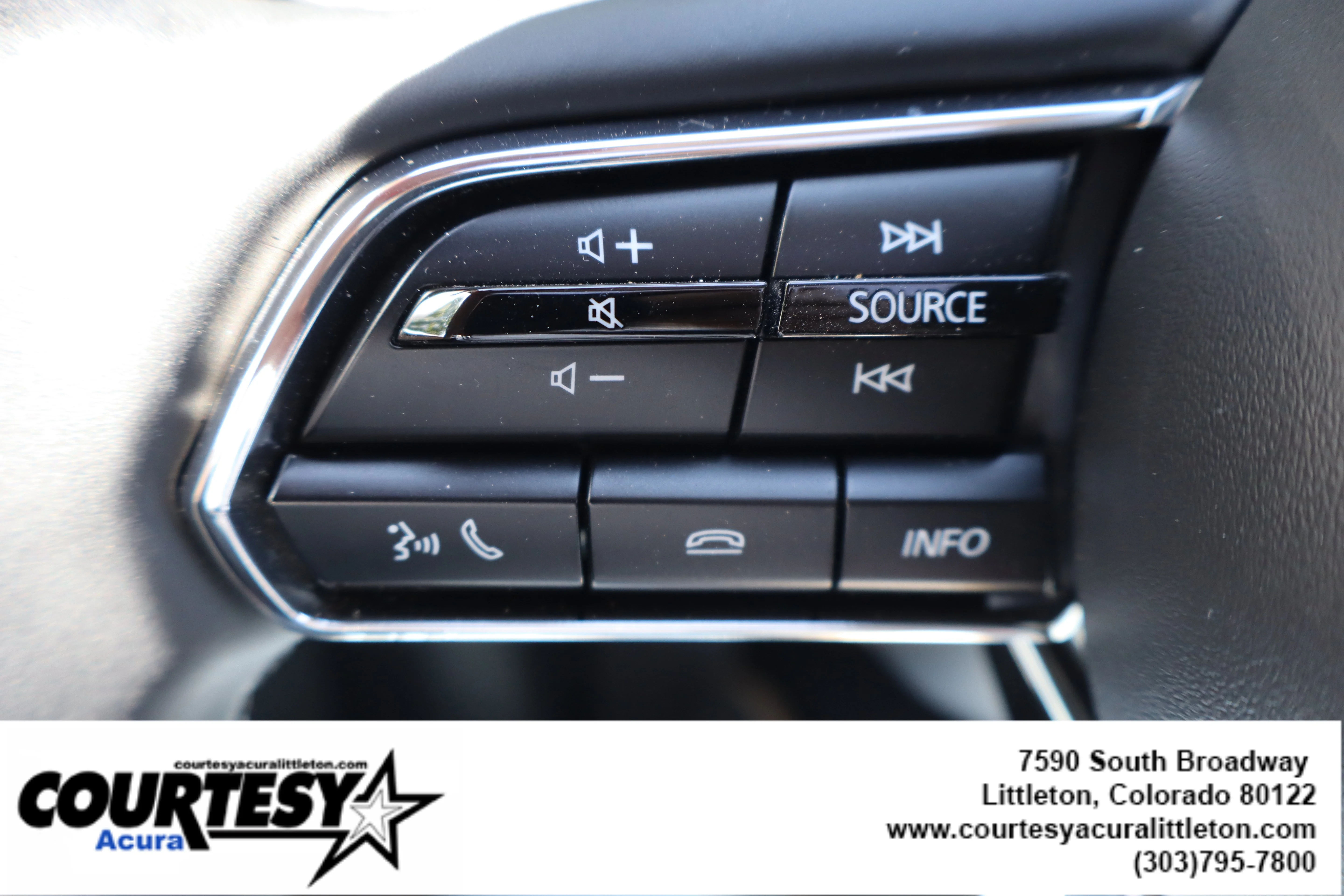 Used 2024 Platinum Quartz Mazda Preferred image 11