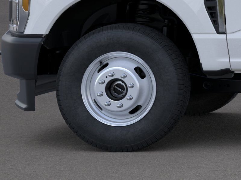 2025 Ford F-350 Super Duty Chassis Cab XL - Photo 19