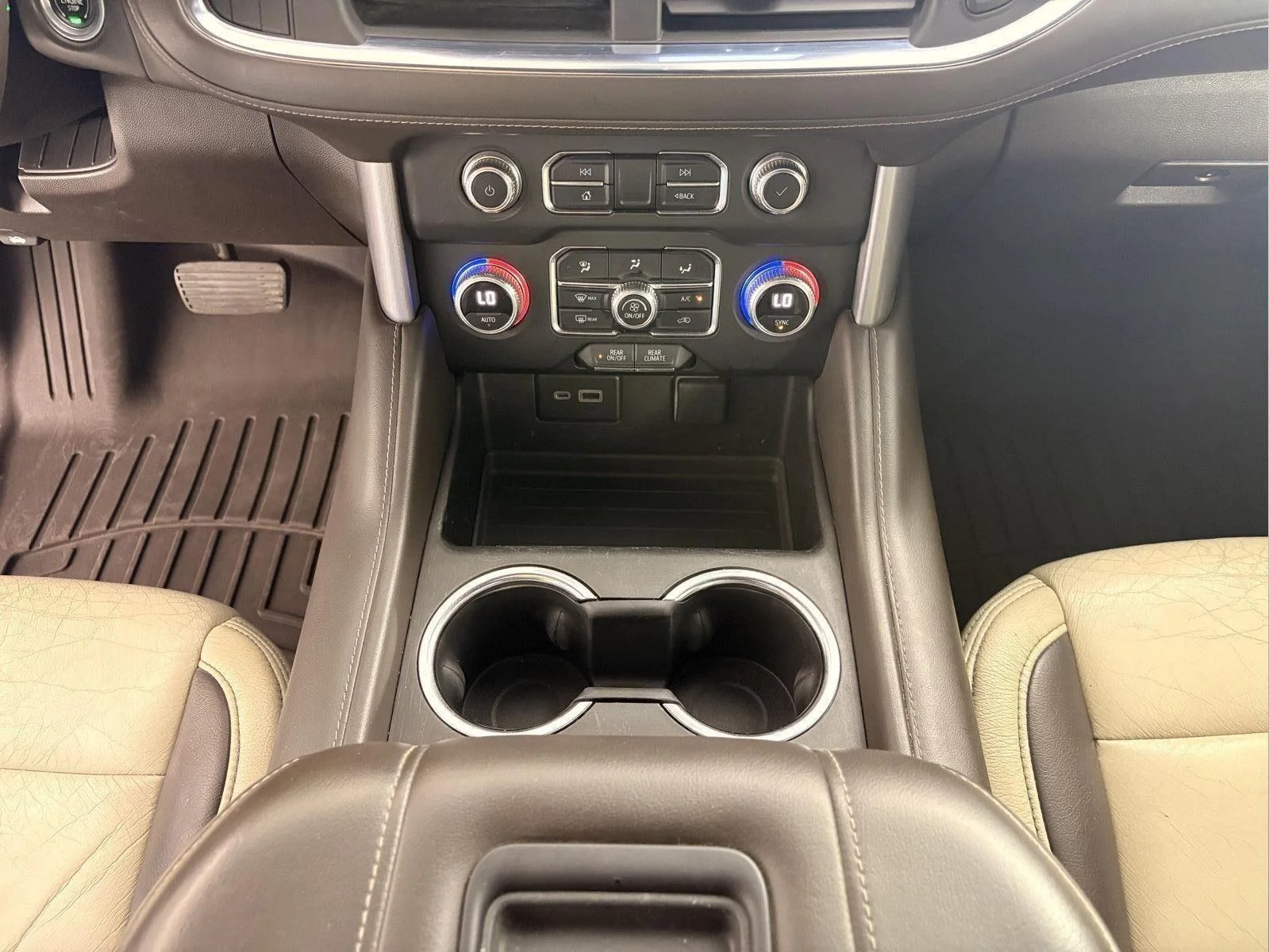 Used 2022 Summit White GMC SLE image 33