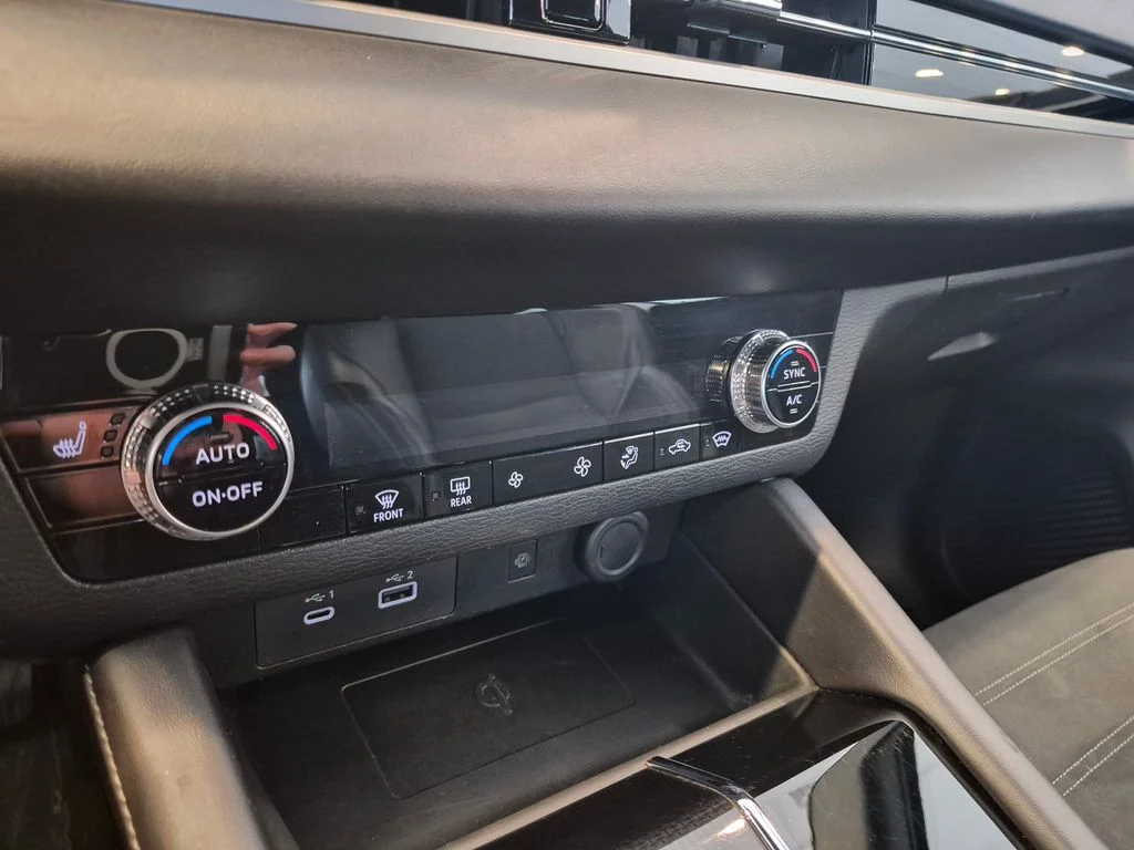 Used 2024 White Mitsubishi SE Ralliart image 22
