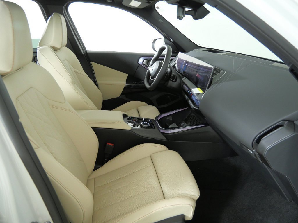 New 2026 Alpine White BMW 30 xDrive image 21