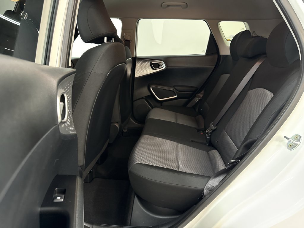Used 2025 Snow White Pearl Kia LX image 15