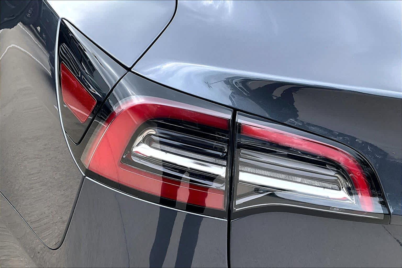 Used 2023 Deep Blue Metallic Tesla  image 28