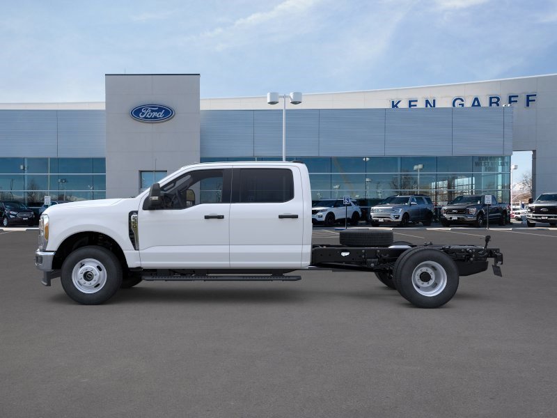 New 2026 Oxford White Ford XL image 3