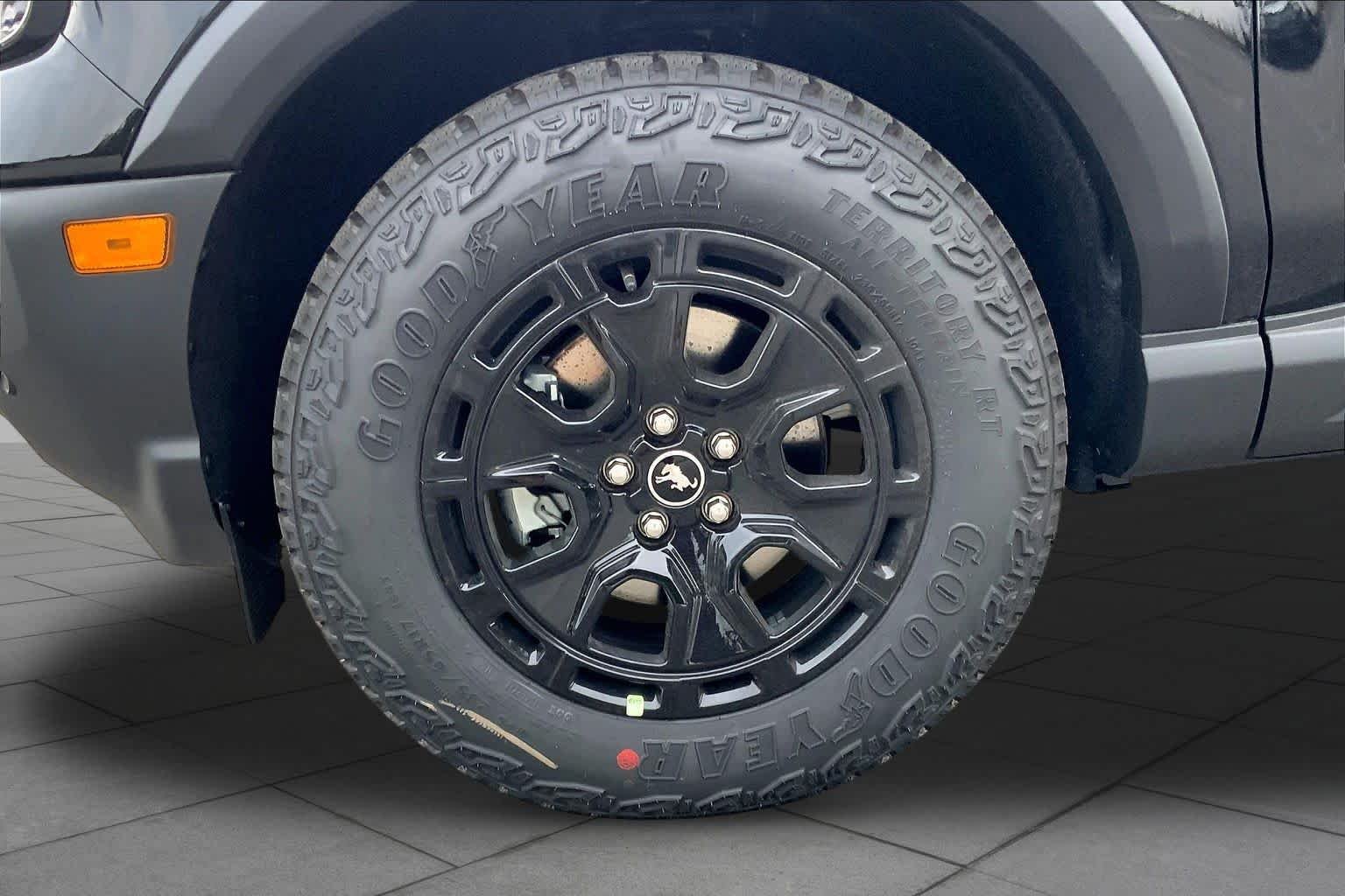 New 2026 Shadow Black Ford Outer Banks® image 17