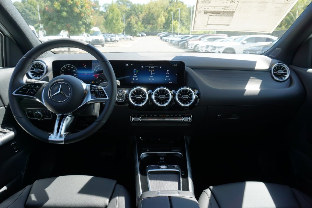 New 2026 Polar White Mercedes-Benz GLA 250 image 26