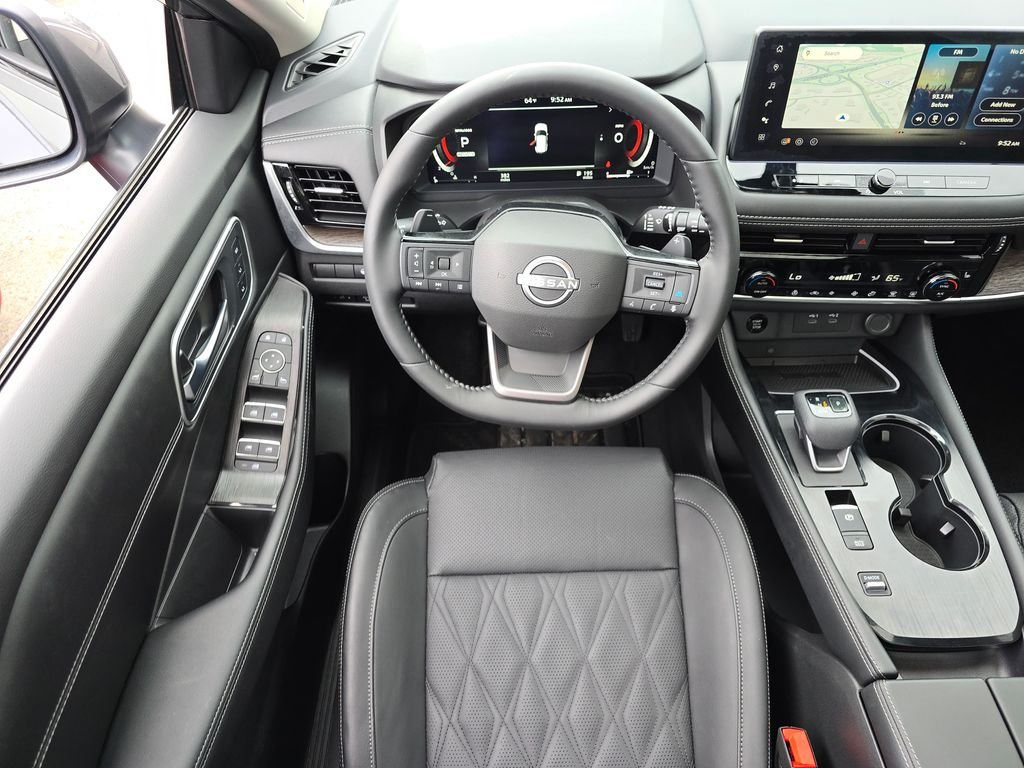 Used 2025 Gray Nissan Platinum image 17