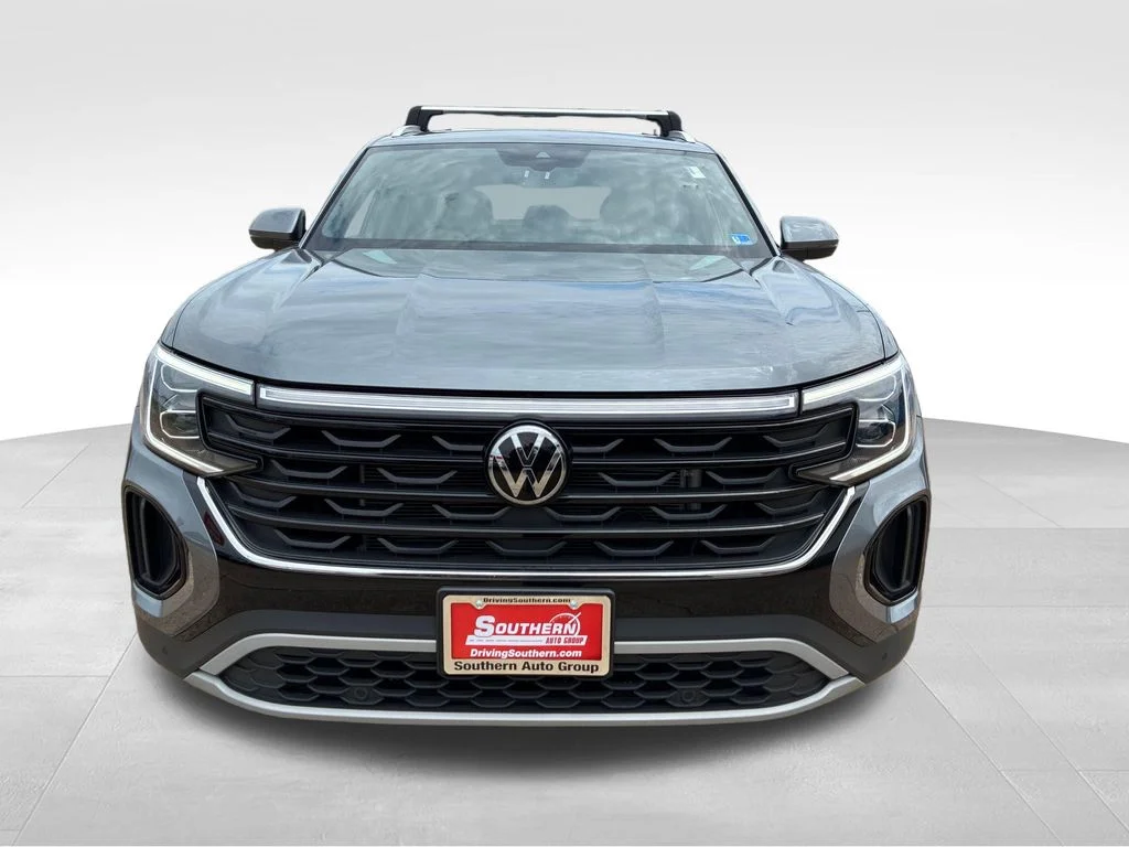 Used 2024  Volkswagen 2.0T SE w/Technology image 8