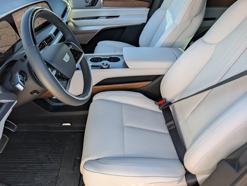 2027 Cadillac VISTIQ Sport - Photo 11