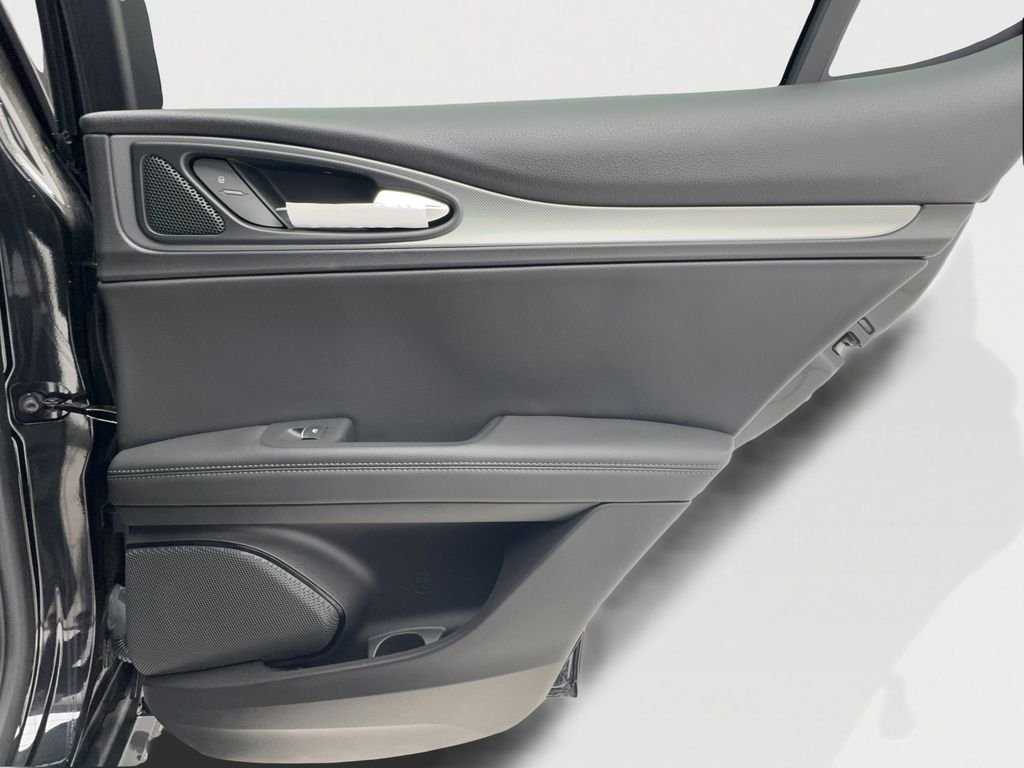 2025 Alfa Romeo Stelvio Base - Photo 38