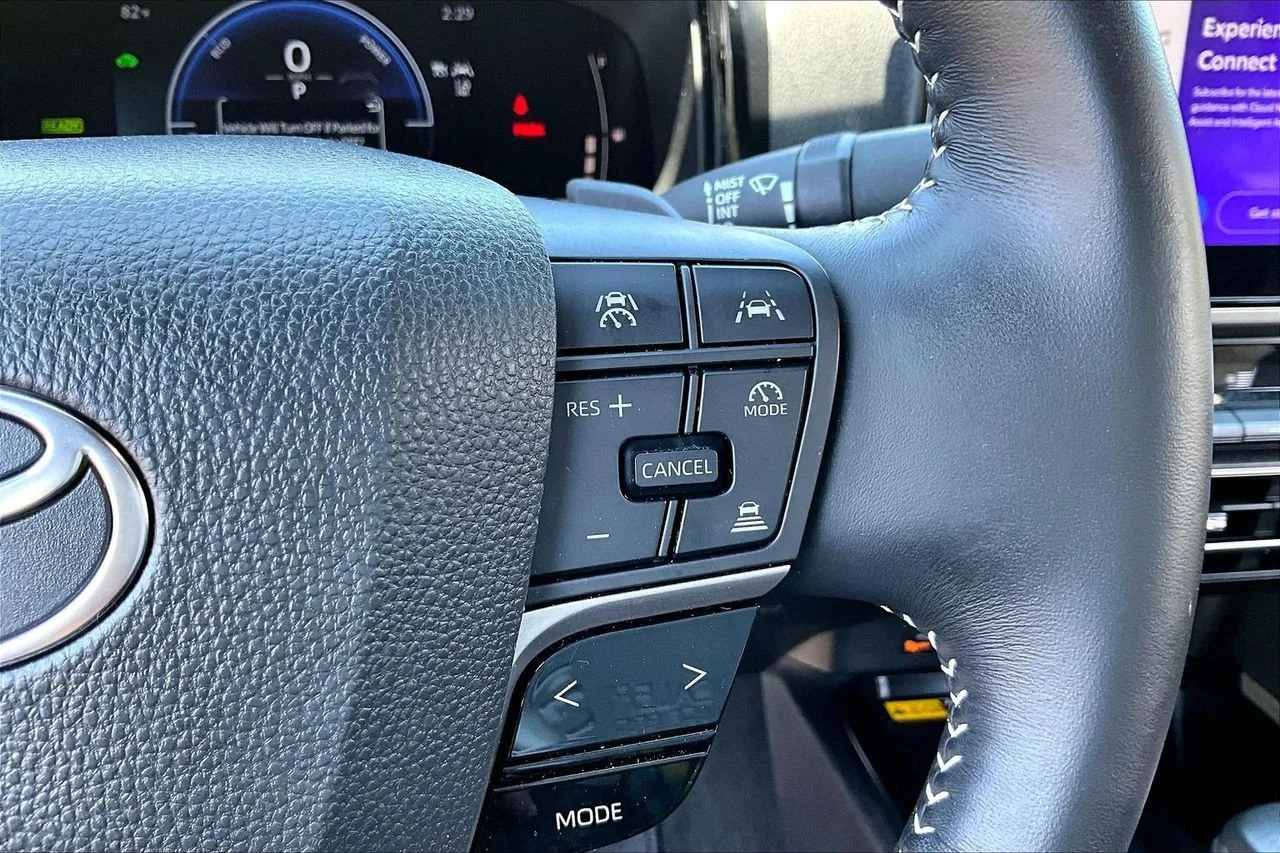 Used 2025  Toyota SE image 29