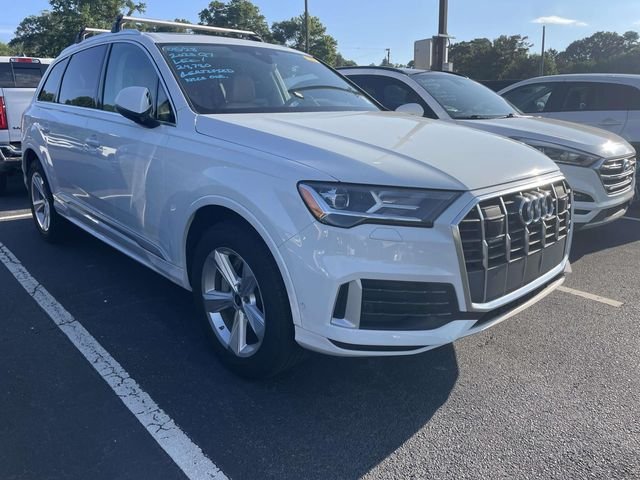 2023 Audi Q7 45 Premium quattro Tiptronic's photo