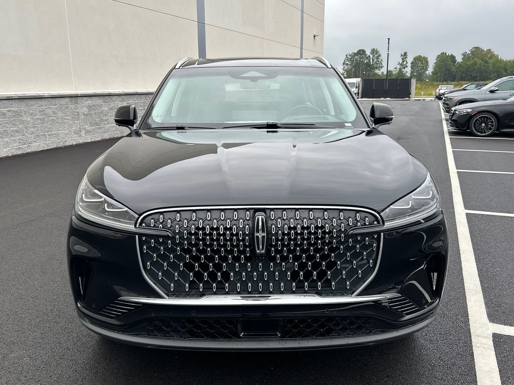 Used 2025 Black Lincoln Reserve image 3