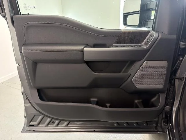 New 2027 Carbonized Gray Metallic Ford F-250® Lariat® image 26